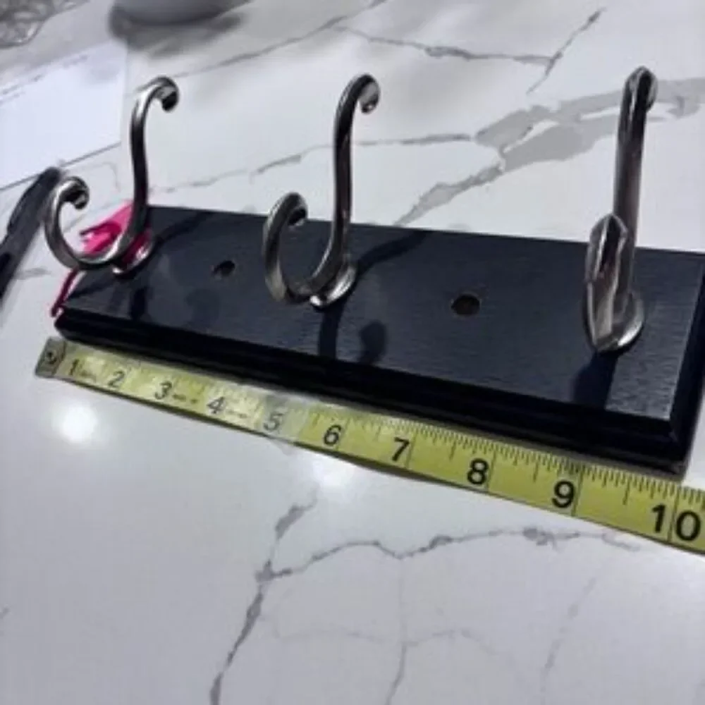 Black Decorative Scroll Die-cast Zinc Metal Silver 3-Hook Wall Hooks Fiberboard